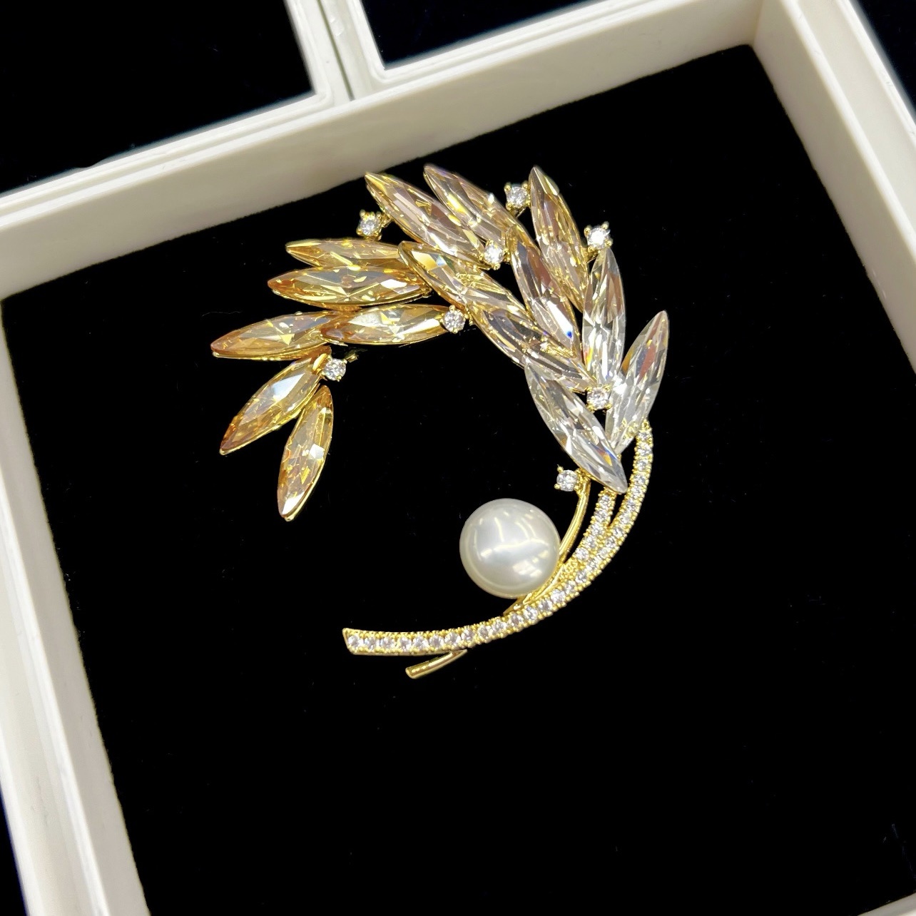 42a0ba13-4f96-4508-9335-2a27f5273fd7 Broche – Image 1