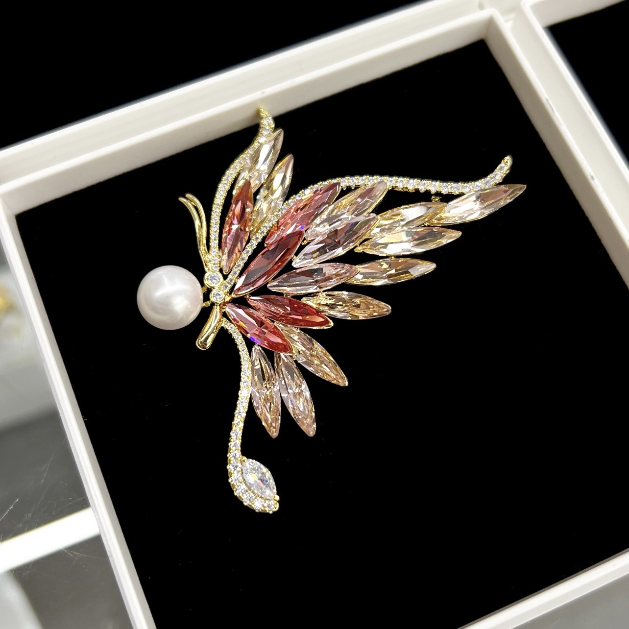 b1c26ecf-bbb5-4306-9a72-98aa218e7eca Broche – Image 1