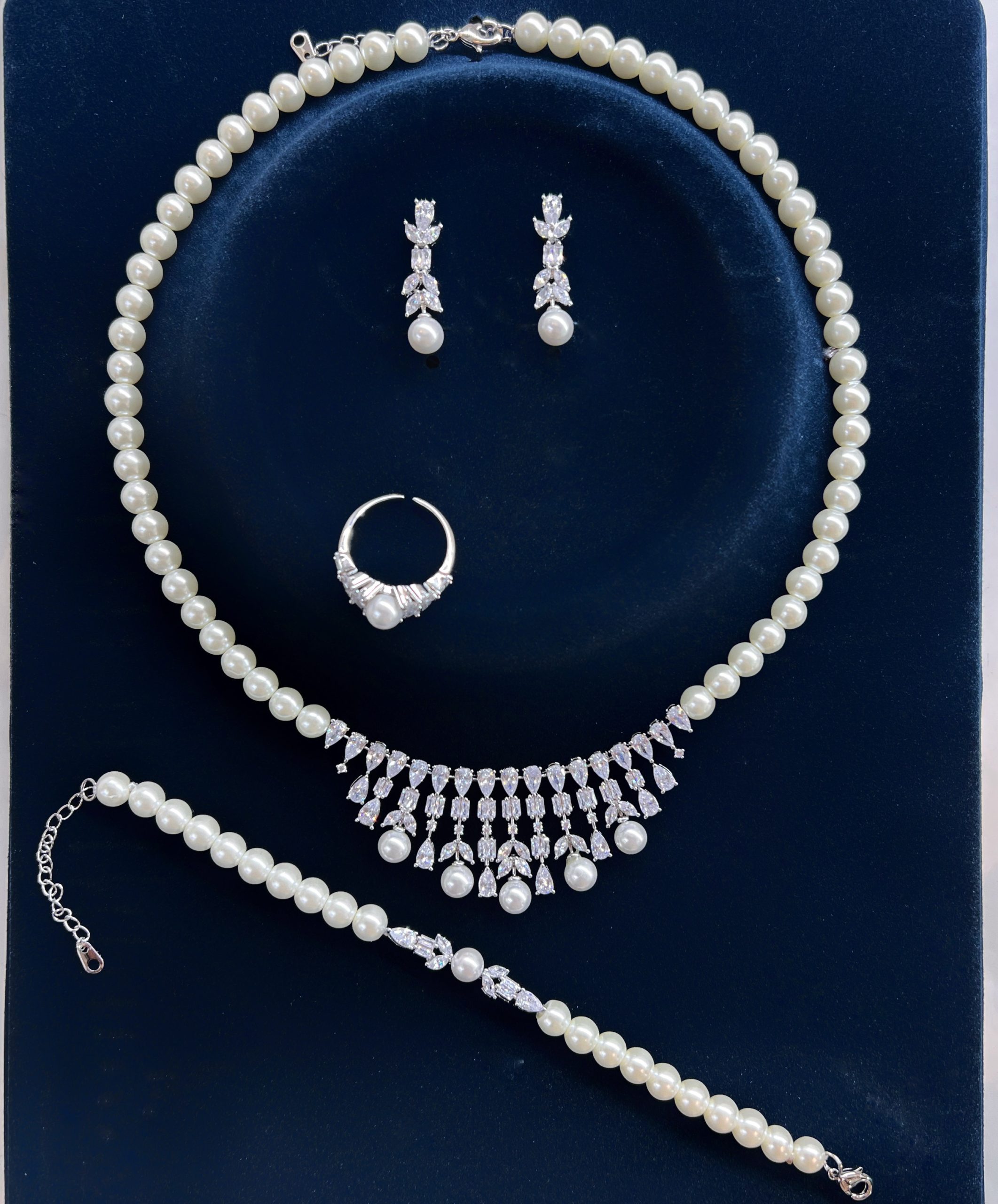 img_7100 Parure en perles – Image 1