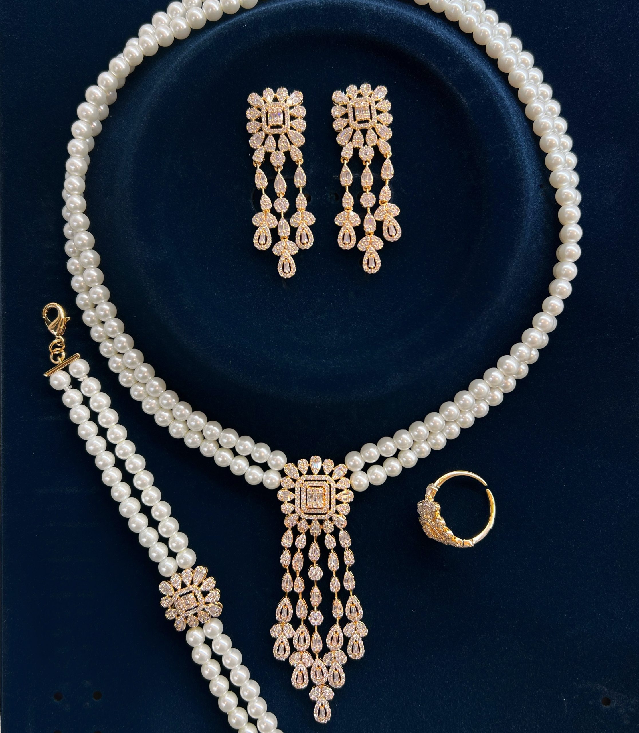 img_7111 Parure en perles – Image 1