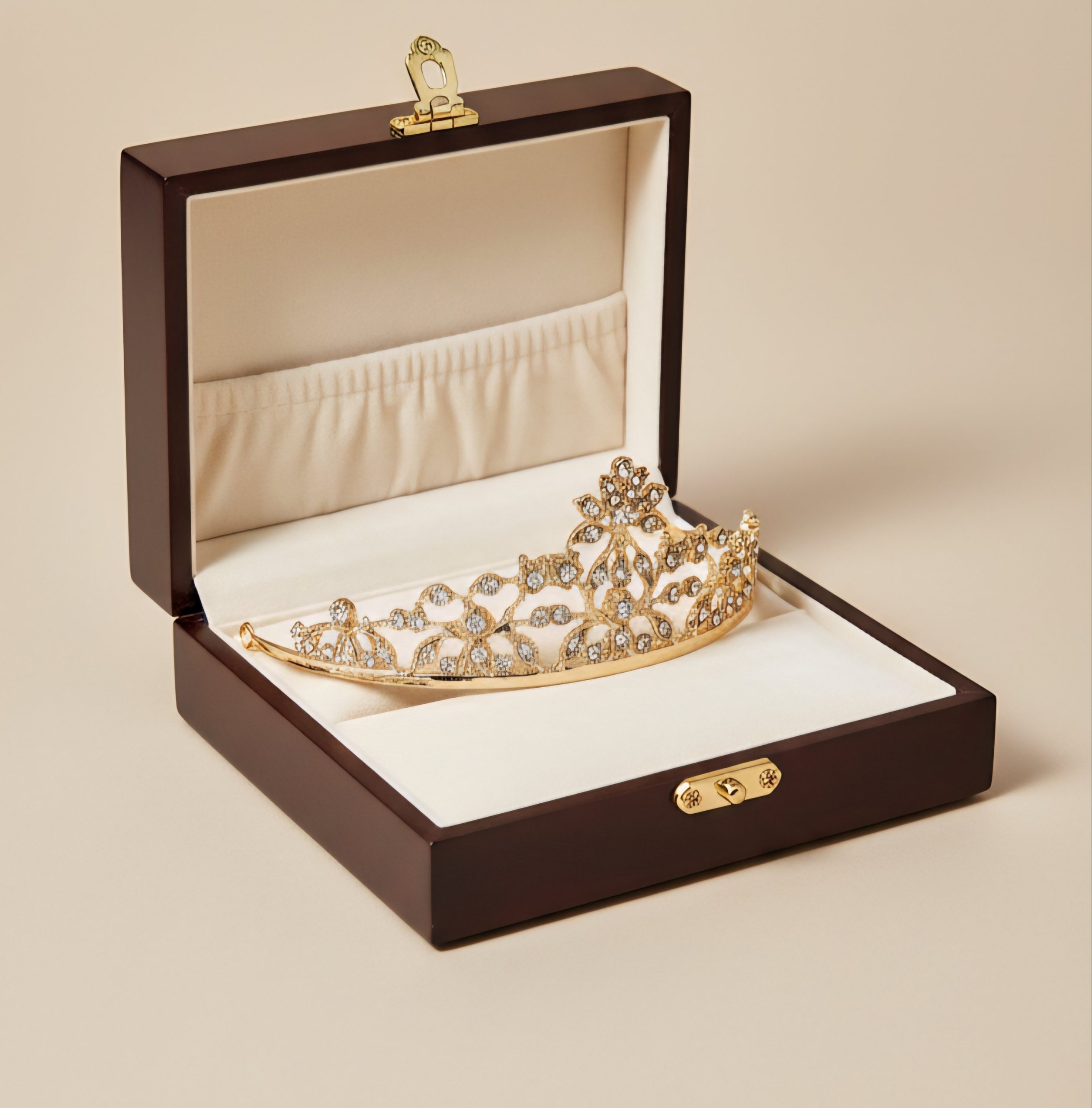 2025/12/1000358042-scaled.jpg Diadème en bronze – Image 1