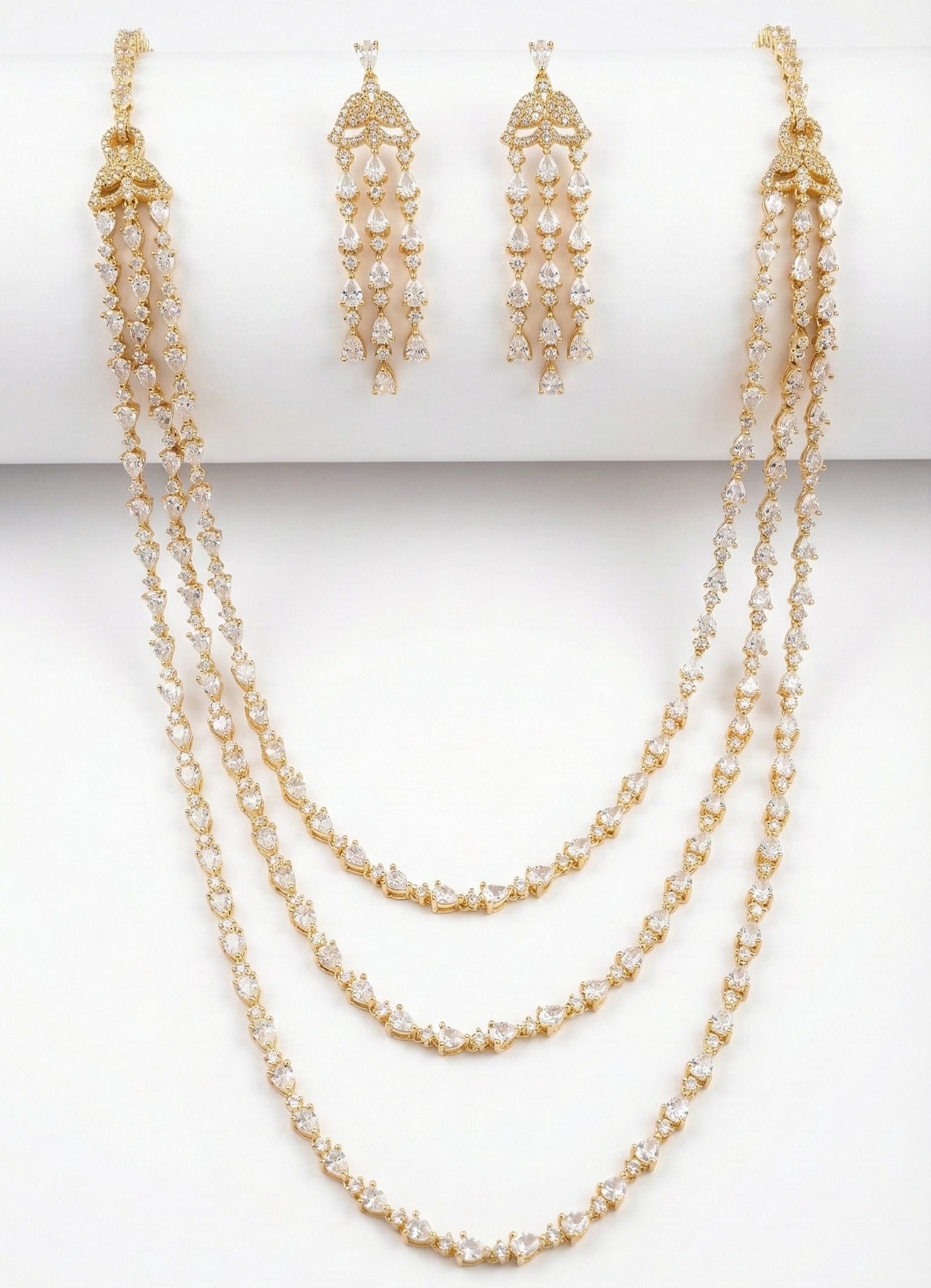 1768131536150 Ensemble zircon – Image 1