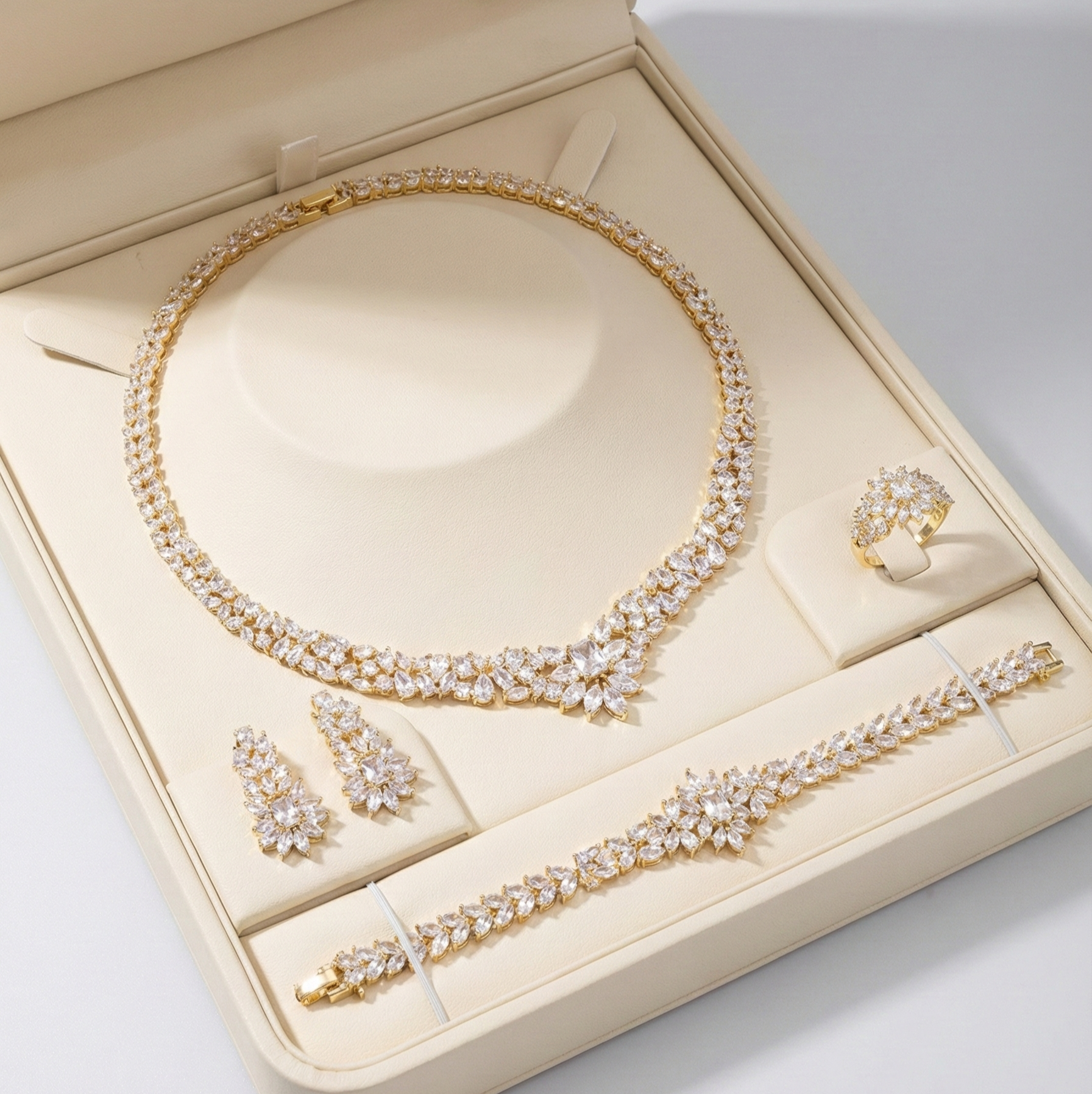 Parure 14 Parure en zircon – Image 1