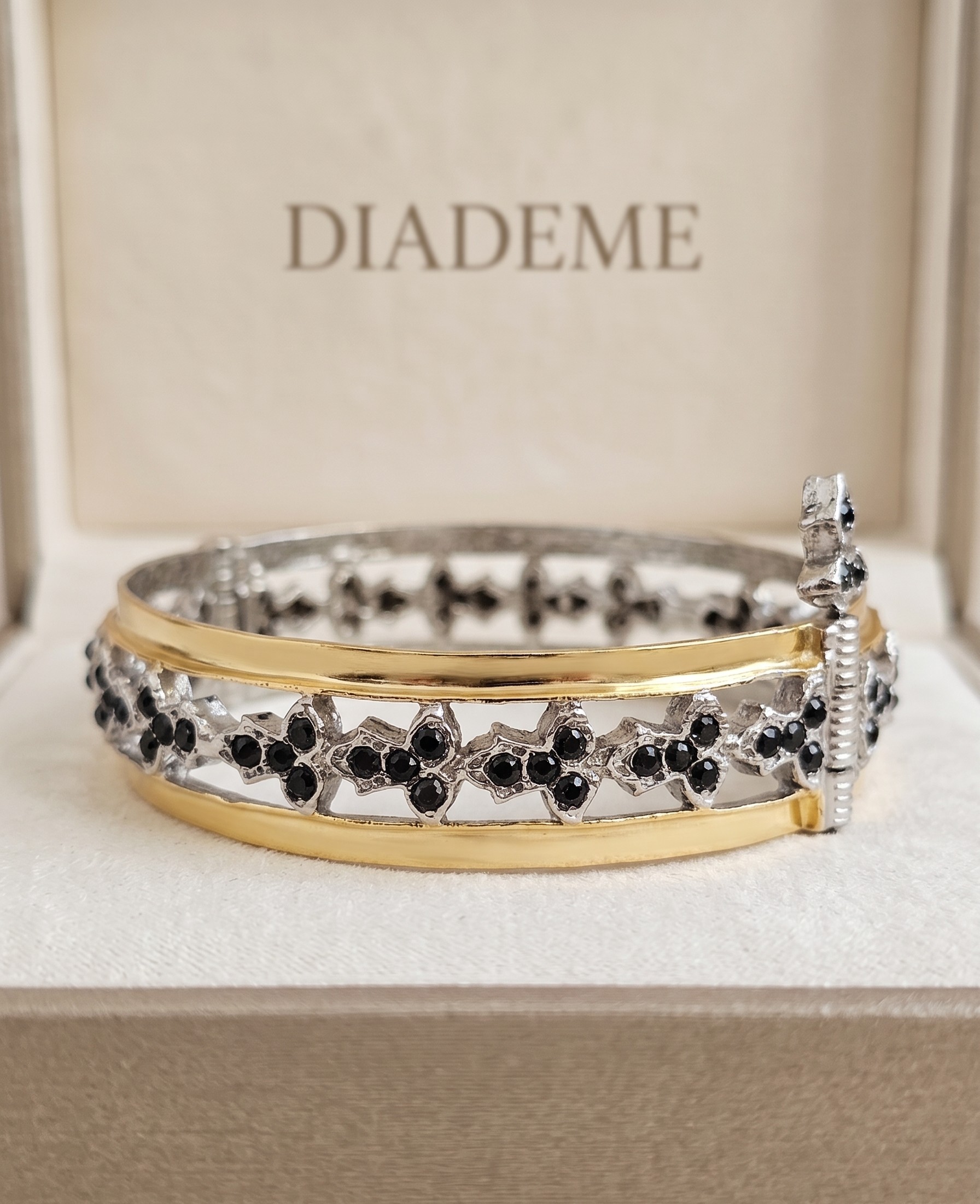 Bracelet traditionnel 1 (7) Bracelet traditionnel – Image 1